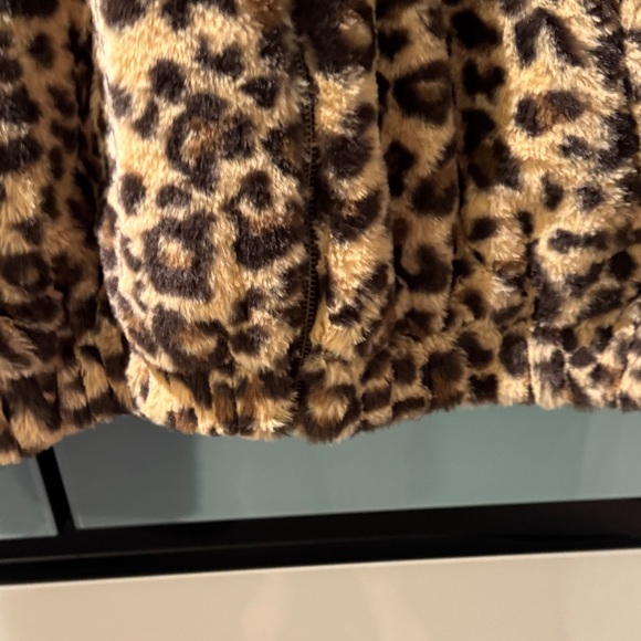 Time and Tru Leopard Faux-Fur Hooded Puffer Jacket - Brown/Tan - Picture 4 of 5